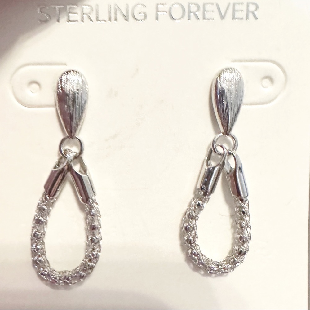 Sterling Forever Elisa Frontal Hoop Earrings - Picture 5 of 5